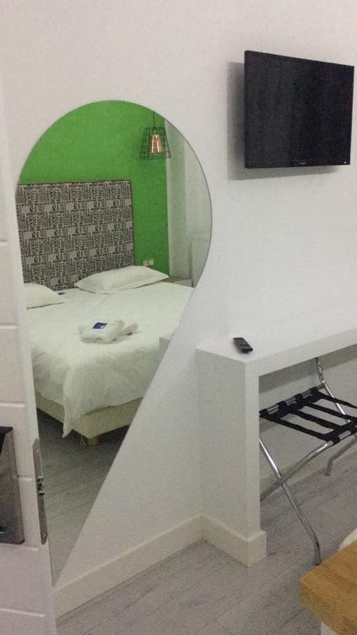 White Bottle Superior Apartments Thessaloniki Exterior photo